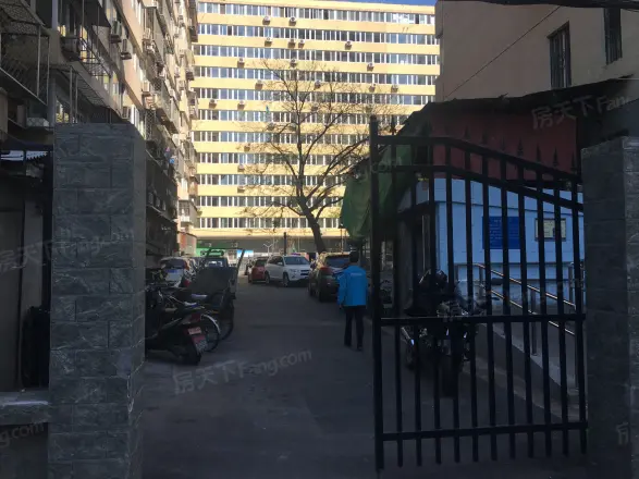 东直门外斜街实景图