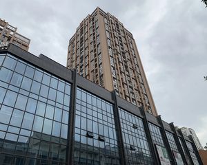 东方华大广场1室1厅西南东南