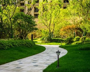 111平大花园三室两厅两卫好位置