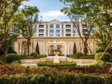 鸿玮澜山三期尊岳 3居室大平层 100万装修 从未入住过