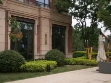 上叠别墅 使用面积大 很用心的精装修 两个露台