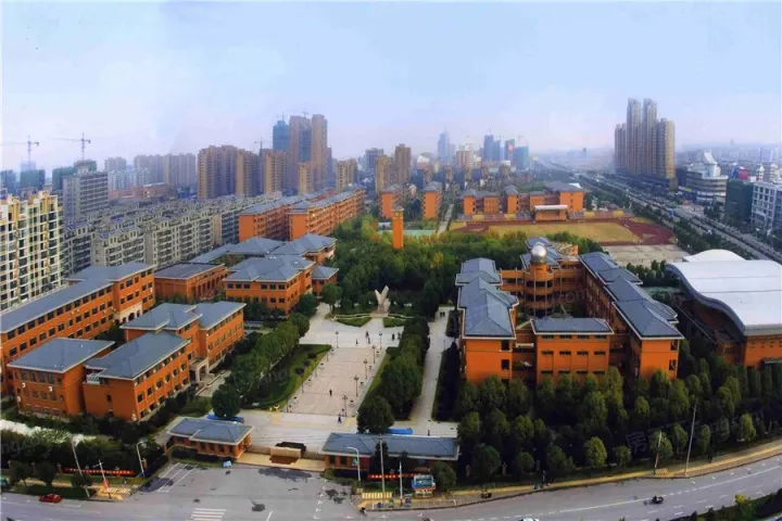 格兰·上郡嘉兴一中