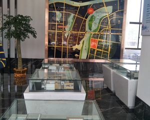 地铁口洋房中间楼层采光好,瑶湖公园附近