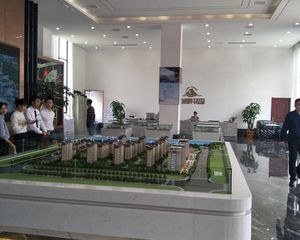 华勤湖畔花园 地铁一好像 房东诚心出售