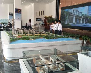 华勤湖畔花园 4室2厅 南 北