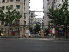 房型正气,得房率高,主卧朝南,小区中心位置