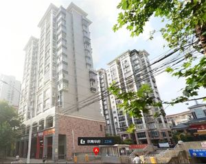 中医院电梯房精装修出门就是上班户型周正随时看房