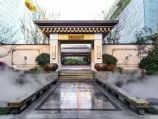 世茂国风源墅 5室2厅 南 北