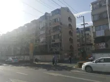 紧挨轻轨一号线 独立大车库 经典复试 阁楼+大晒台