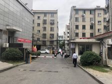 繁华地段,70年产权公寓,民用水电,急卖