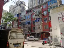 颍河小区,小三房,中间楼层,满五唯一,业主诚心出售