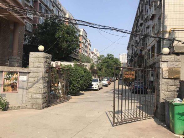 园林局宿舍健康路实景图