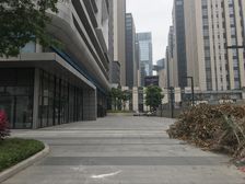 东二环泰禾广场一期毛坯好楼层,看满意价钱可商量