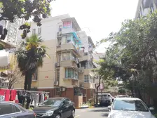 多层白银楼层三房的户型正气全明户型