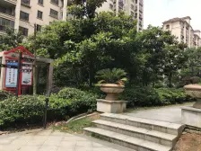 馨雅北苑 南北通透,采光好 装修好,环镜优美 近地铁 周边匹套完善,,出行方便