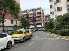 2015年小区,东边套全明户型,精装修拎包入住