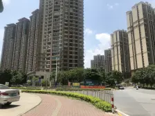 剑桥郡4区 近大门口出行方便 中高楼层 税少无欠款