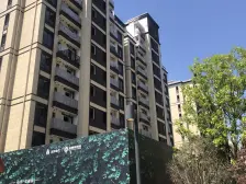 漕盈路站旁边。飞机户型三房两卫。落地大飘窗。诚意出售。