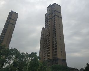 此房户型手续齐全,格局好,采光好,无遮挡,出行方便