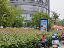 繁花复式,交通便利,位置优越,配套齐全,拎包入住,环境优美。