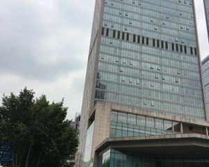 铁狮门晶融汇2室2厅东北