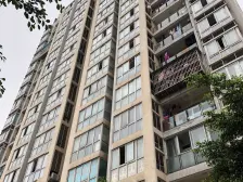 双轻轨商品房小两室一厅诚心出售