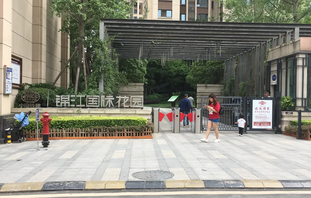 精装修电梯套二,户型方正采光好,成都锦江东大街锦江国际花园二手房