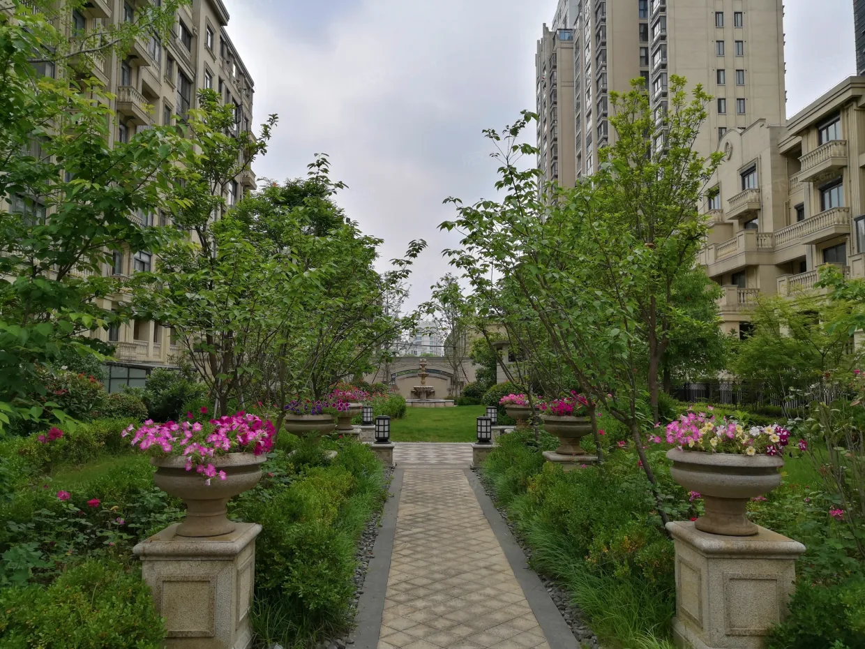 实景图-小区大门