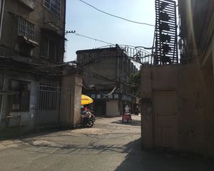 业主急售4楼采光很好空气对流通风可拎包入住