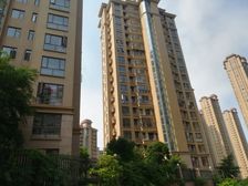 标准户型小区位置热闹,生活方便。。