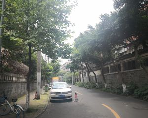 彩虹街3号3室1厅南