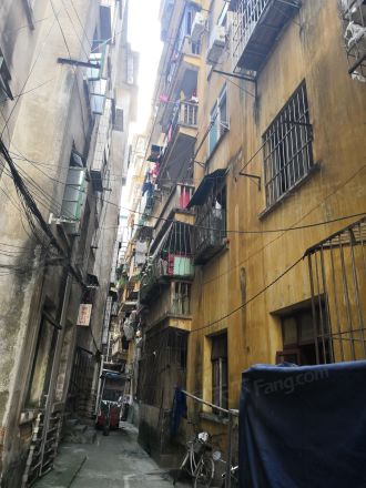 南国房产局宿舍实景图