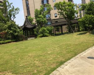 户型方正南北通简单装修出租中
