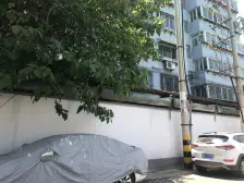 生产路南口 距离大明湖直线距离200米