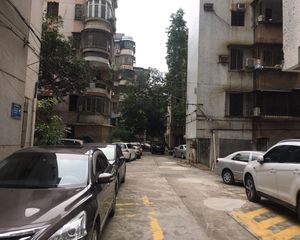 近地铁,大型小区,电梯好楼层,中间位实用三房