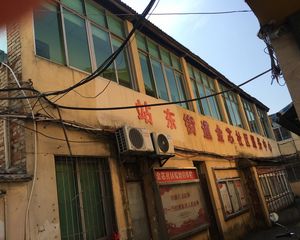 手表厂宿舍(金芯社区)通透小二房近地铁口,简单装修,看房约