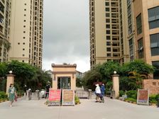 南珠汽车站红星美凯龙的大两房吉售