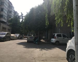 精装两室,4楼,南北向,拎包入住,带车库