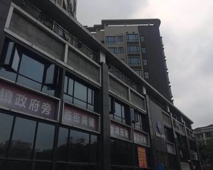米兰天空大二房前后无遮挡视野开阔居家适合