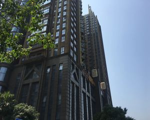 金色屋顶4室2厅南