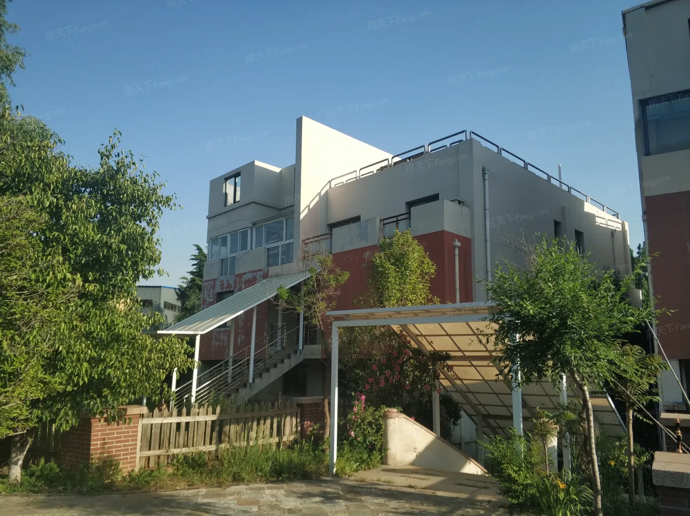 润发湖畔雅居别墅实景图