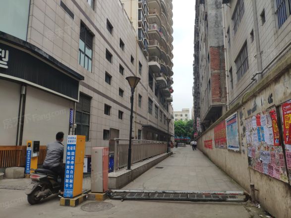 金盛财富广场实景图
