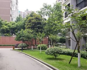 金座蓉城胜景4室2厅东