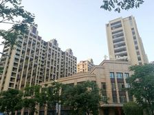 此房产权清晰,房东诚心出售,小区环境好。