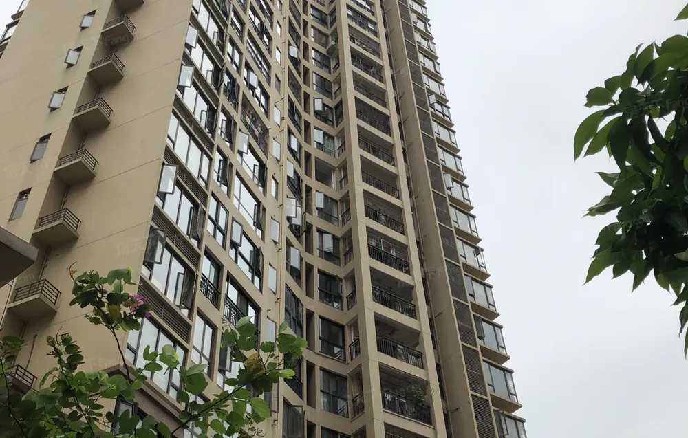 凤翔路长湖路 龙光君御华府 复式两房 精致精装 双凤翔47中