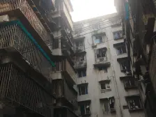 新上!歇台子轻轨站旁、精装两房拎包入住