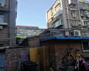 马连道中街近地铁,满五唯一,看房方便。