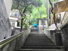 李子坝轻轨站,正看江大三房带书房