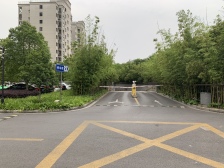 业主全权委托 不靠高架 正对小区花园位置 视野无遮挡 南北户