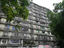 李子坝轻轨站,正看江大三房带书房